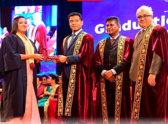 நாட்டின் சுகாதார சேவையில் 952 பேருக்கு ஆரம்பம் மற்றும் இடை மருத்துவ சேவை உத்தியோகத்தர்களுக்கு டிப்ளோமா பட்டம் கையளிப்பு